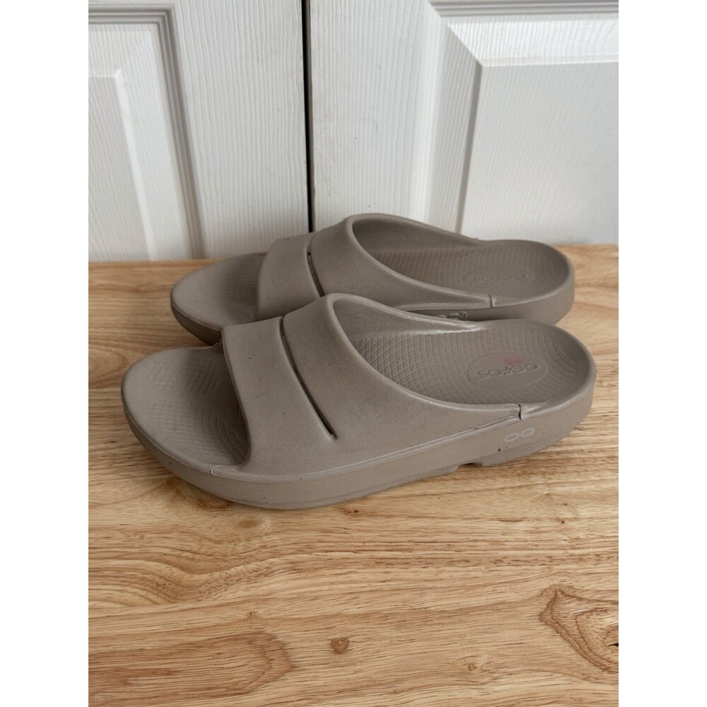 OOFOS OOahh Recovery Slide Sandals MENS 6 WOMENS 8 - Nomad Taupe Unisex